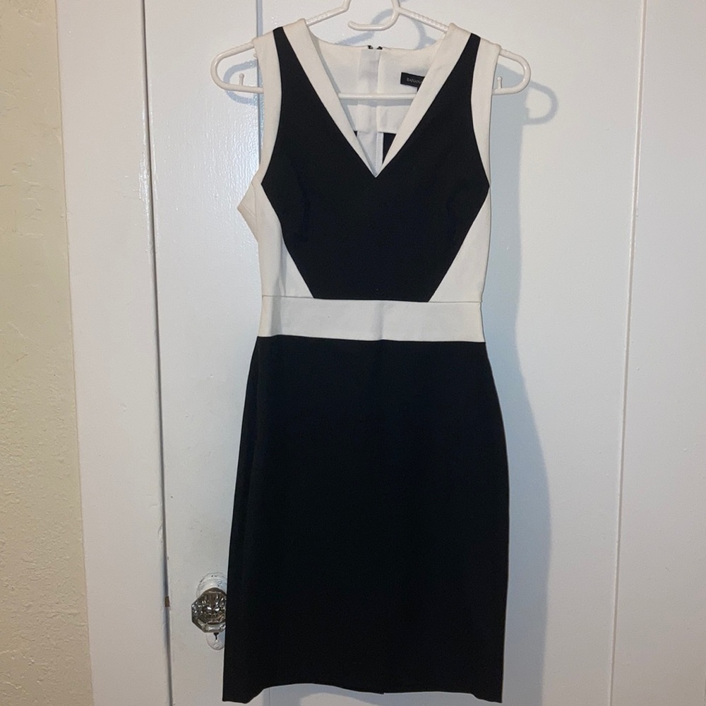 Banana Republic Black and White Sloan Dress